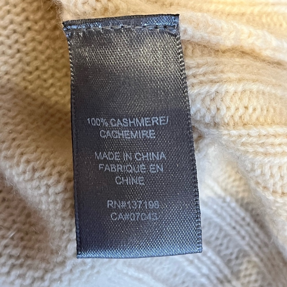 100% Cashmere Cream Cable Knit Sweater - Picture 4 of 6